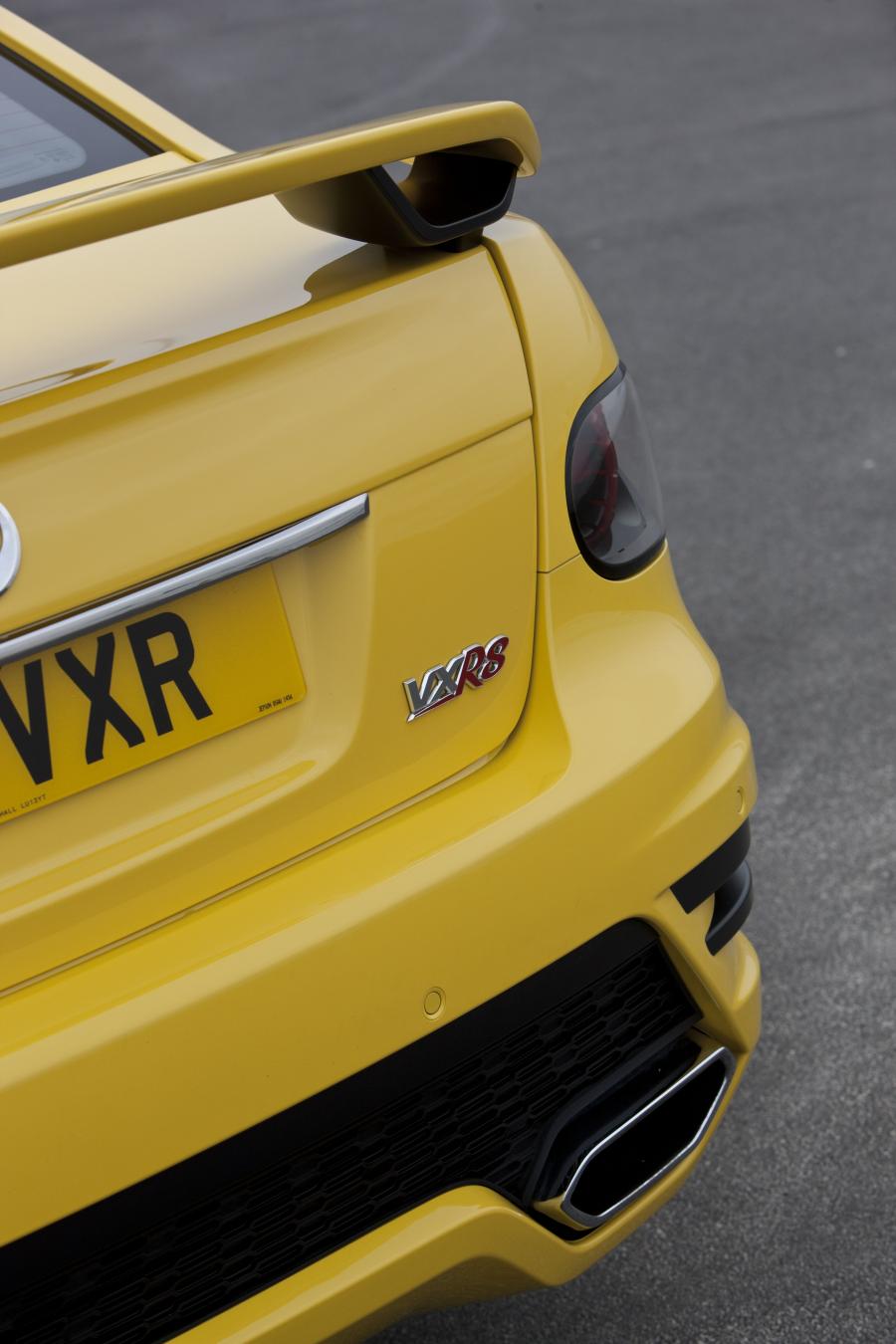  Vauxhall VXR8 2011 года  (фото 5 из 80)